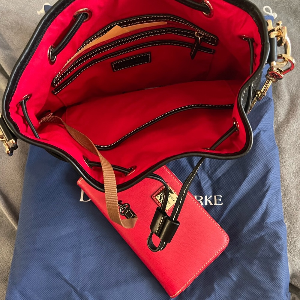Dooney & Bourke - Picture 2 of 3